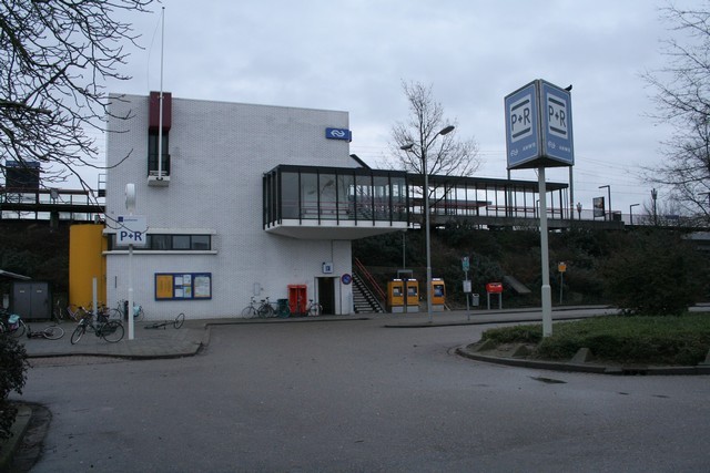 station Zaltbommel