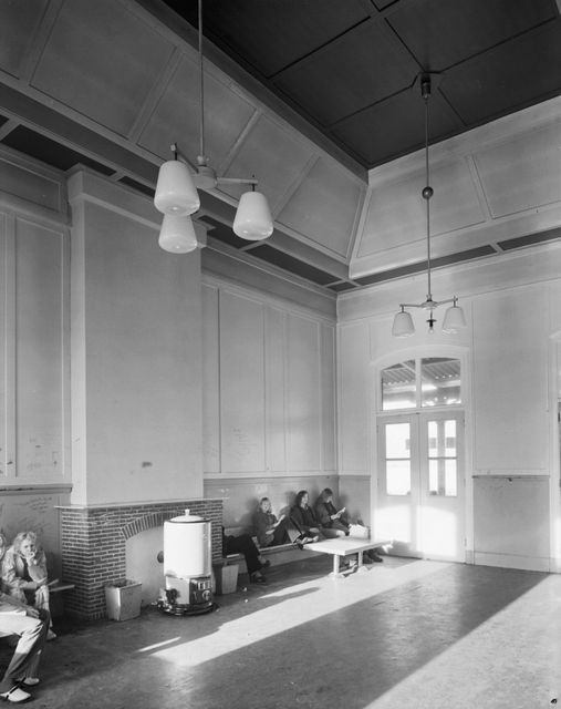 station Appingedam wachtkamer