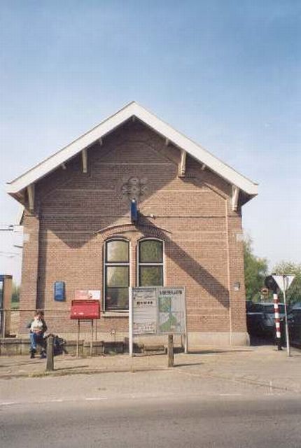 station Arkel Zijkant