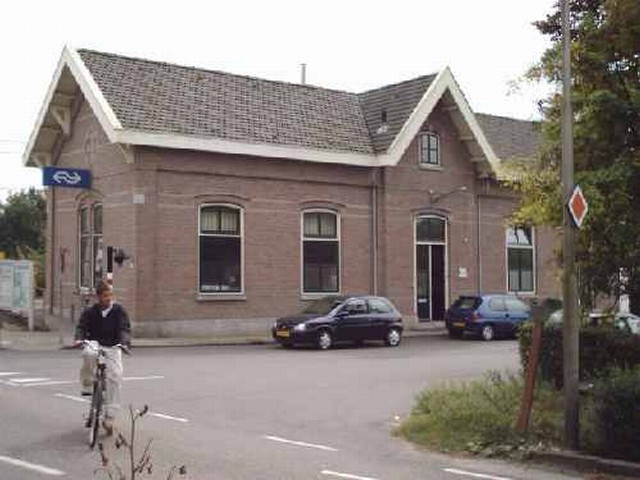 station Arkel 28 augustus 2003.<p>
Straatzijde