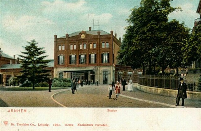 station Arnhem Straatzijde