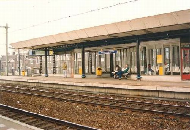 station Arnhem Velperpoort Perrongebouw