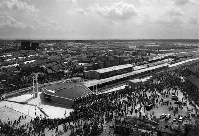 station Helder grote drukte in verband met de opening van het nieuwe station.