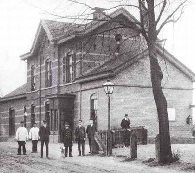 station Eibergen Straatzijde met personeel