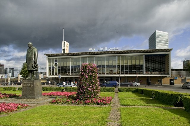 station Eindhoven Centraal S Technau