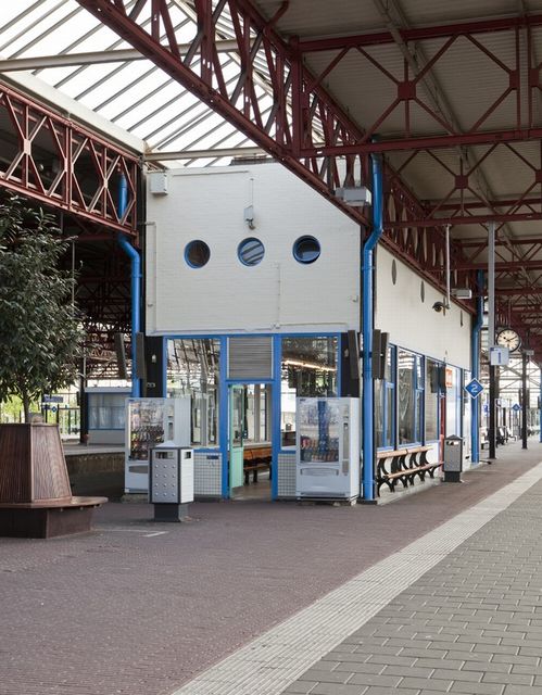 station Eindhoven Centraal K Roderburg - perrongebouwen