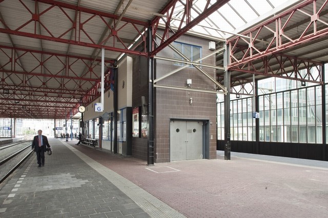 station Eindhoven Centraal K Roderburg - perrongebouwen