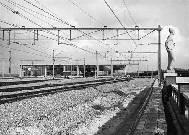 station Eindhoven Centraal perron in aanbouw