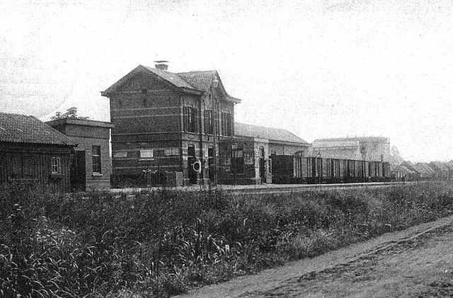 station Hengelo GOLS Uit Oud Hengelo in Ansichtkaarten ISBN 90-5513-570-4 Th.L.M. van Stapele