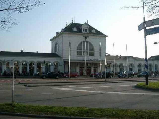 station Leeuwarden Straatzijde