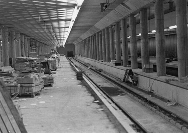 station Schiphol Airport perrons in aanbouw
