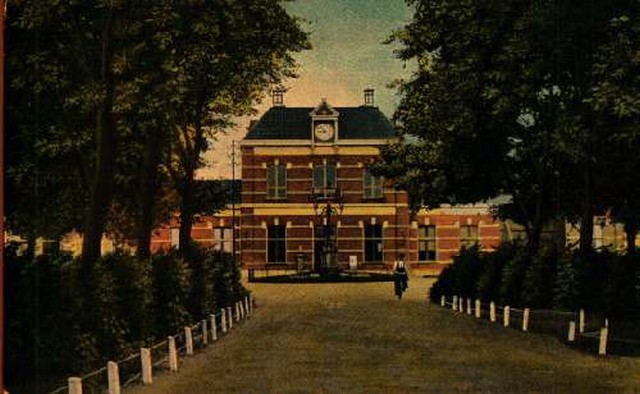 station Sneek Ansichtkaart. Straatzijde