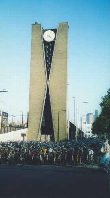 station Tilburg Toren bij het station