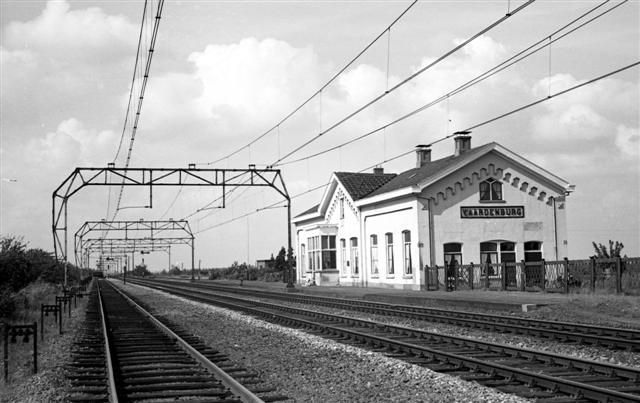 station Waardenburg