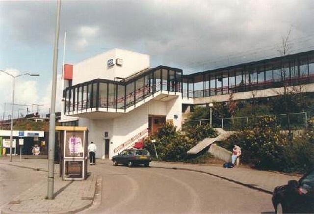 station Zaltbommel Straatzijde